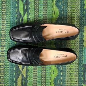 Heeled Loafers square tip in Black Leather. Jon Josef